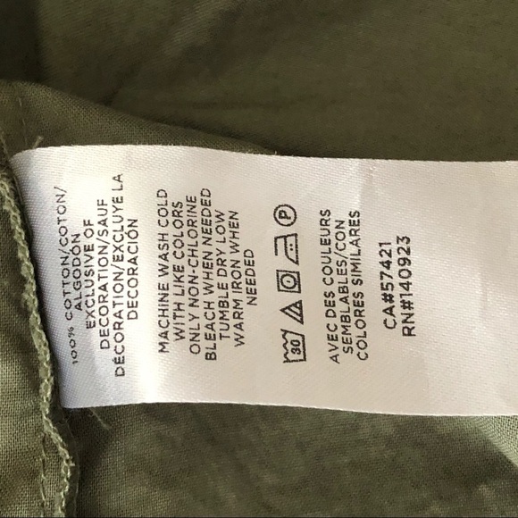 Loft V-Neck Ruffled Sleeveless, Loose Fit - Picture 5 of 5